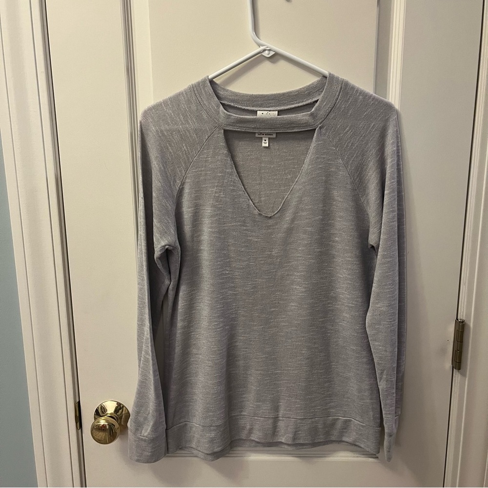 Self Esteem Women's Medium Gray Long Sleeve Top With Cut Out